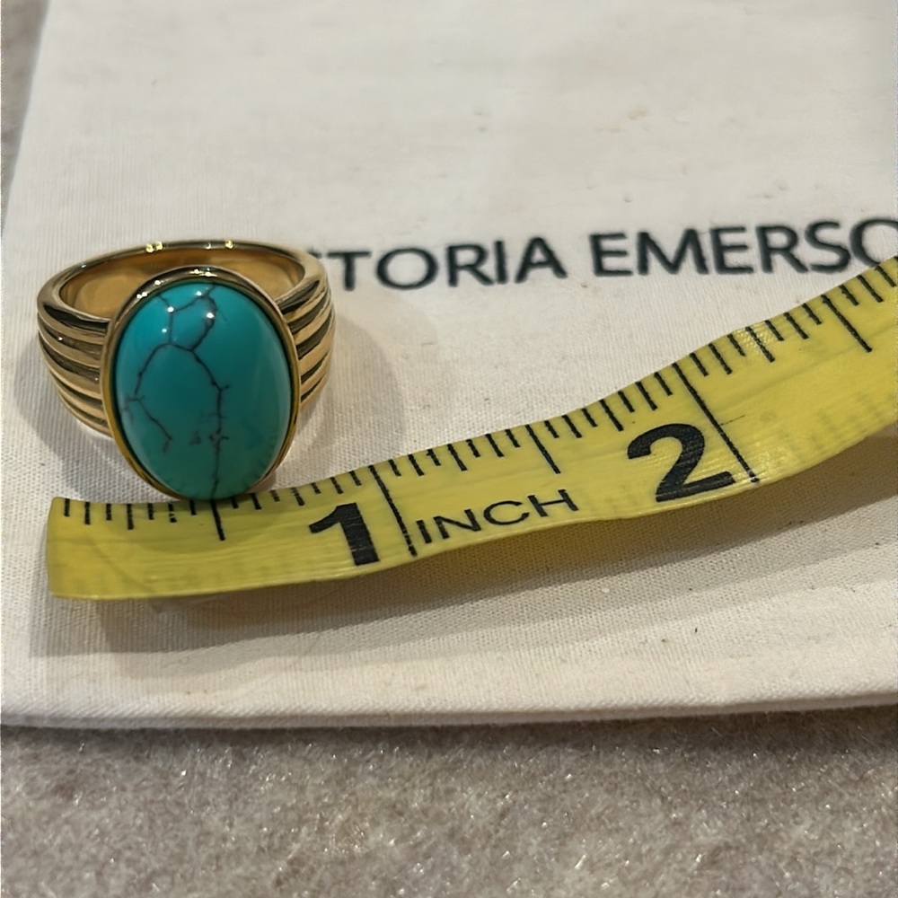 NEW Victoria Emerson Statement Ring Size 9 faux turquoise gold tone - Picture 3 of 7